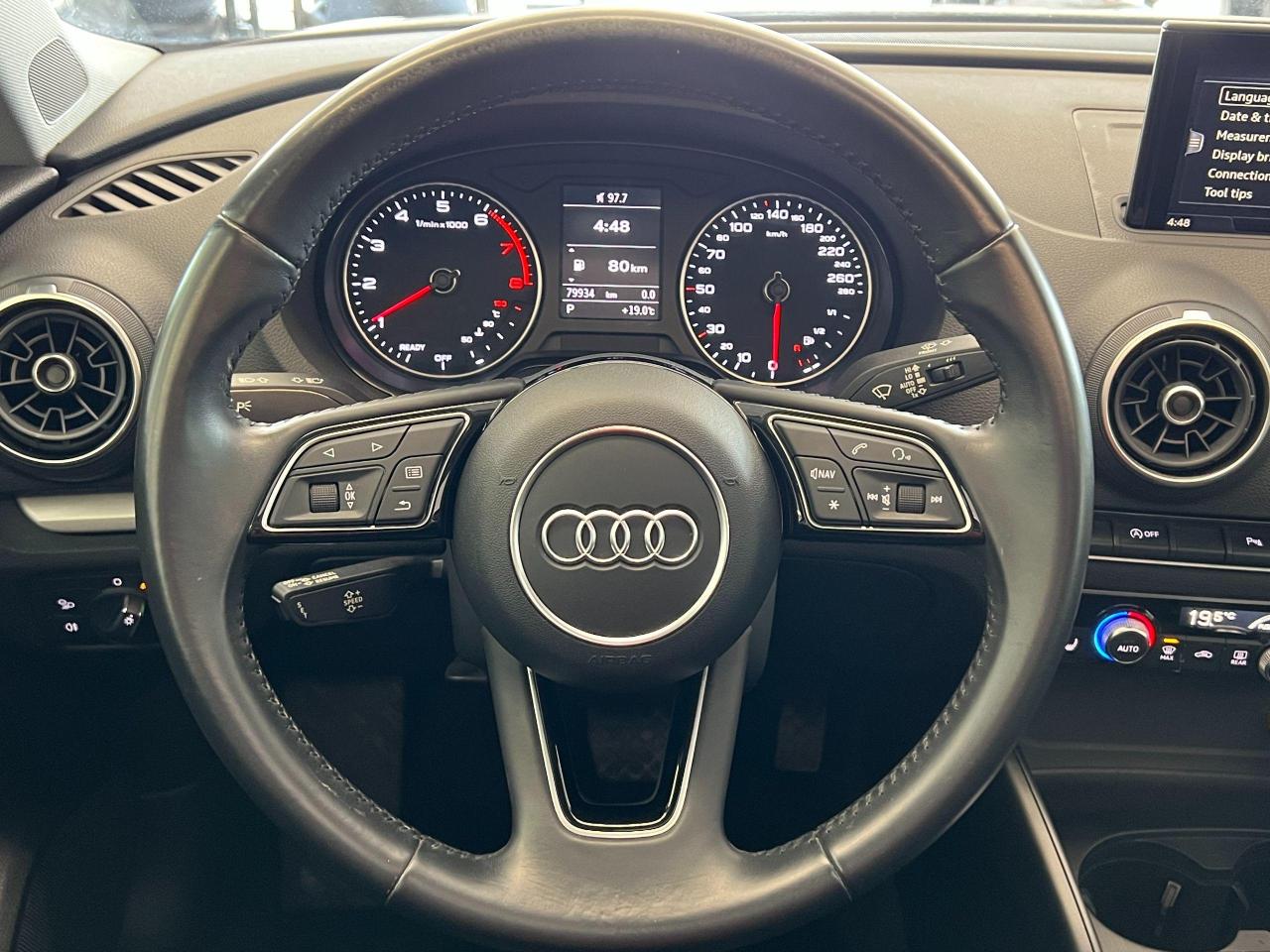 2017 Audi A3 Komfort 2L Quattro+Pano Roof+Xenons+CLEAN CARFAX Photo8