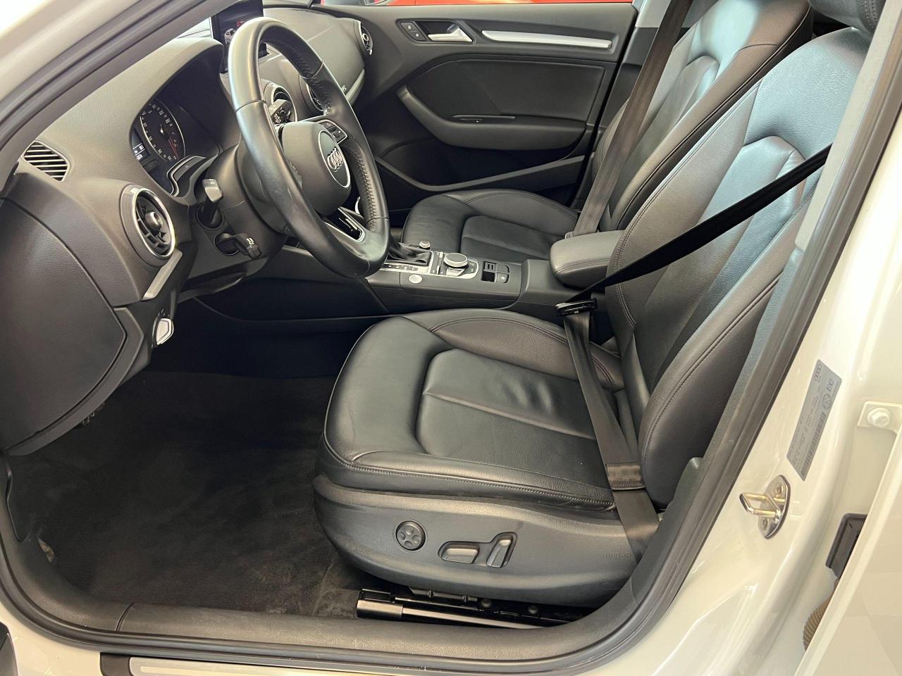2017 Audi A3 Komfort 2L Quattro+Pano Roof+Xenons+CLEAN CARFAX Photo84