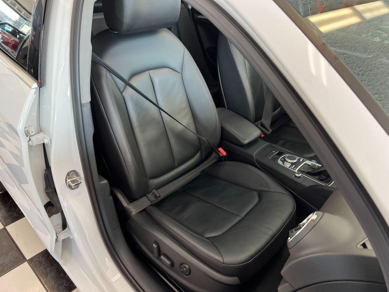 2017 Audi A3 Komfort 2L Quattro+Pano Roof+Xenons+CLEAN CARFAX Photo22