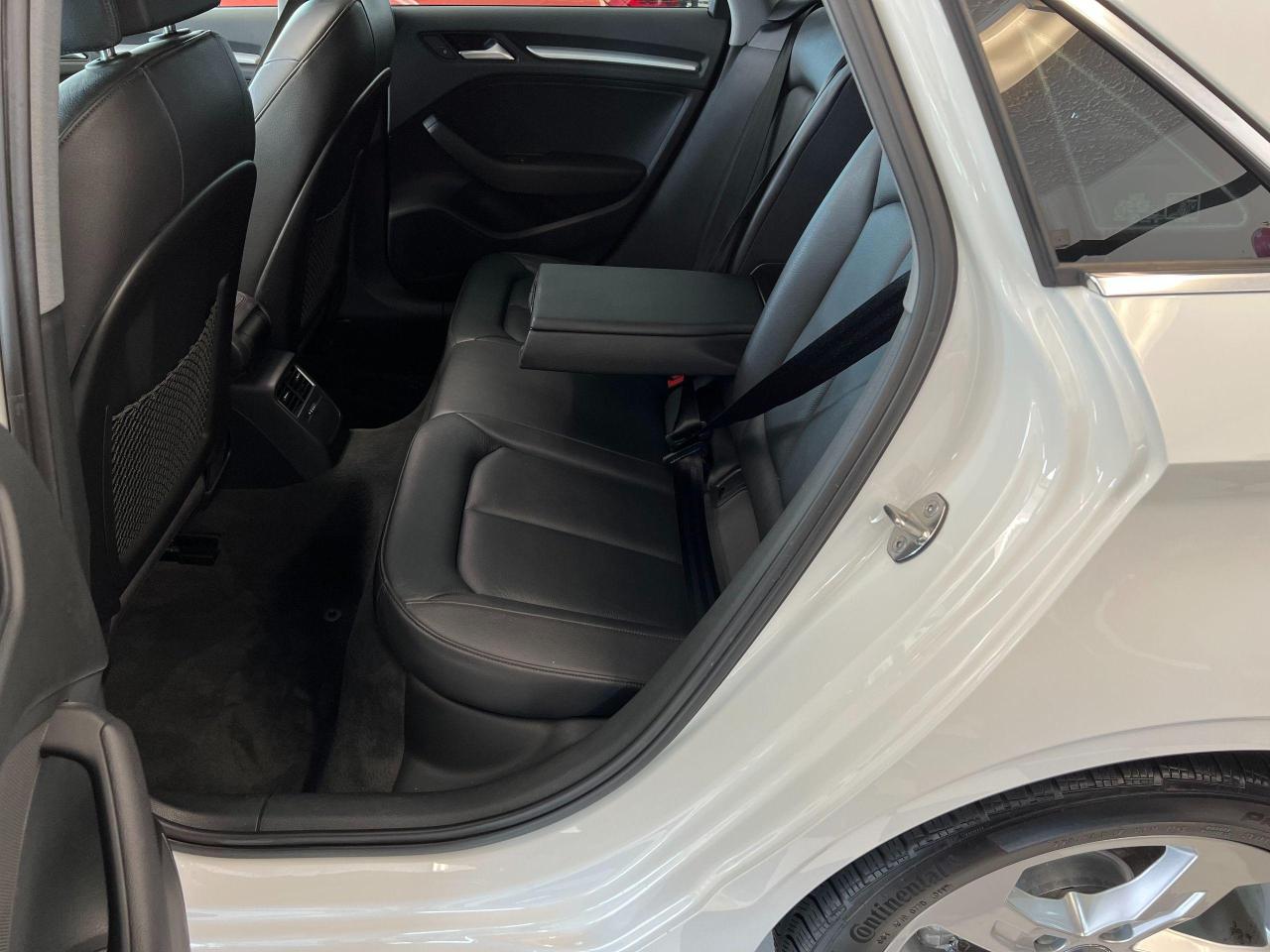 2017 Audi A3 Komfort 2L Quattro+Pano Roof+Xenons+CLEAN CARFAX - Photo #23
