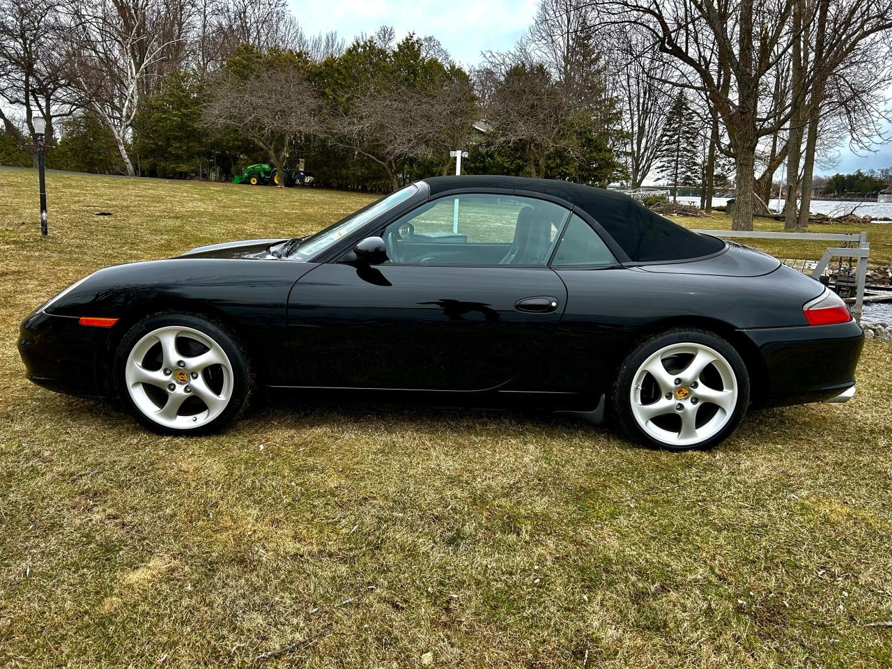 2004 Porsche 911 Convertible  With only 99400 km - Photo #33