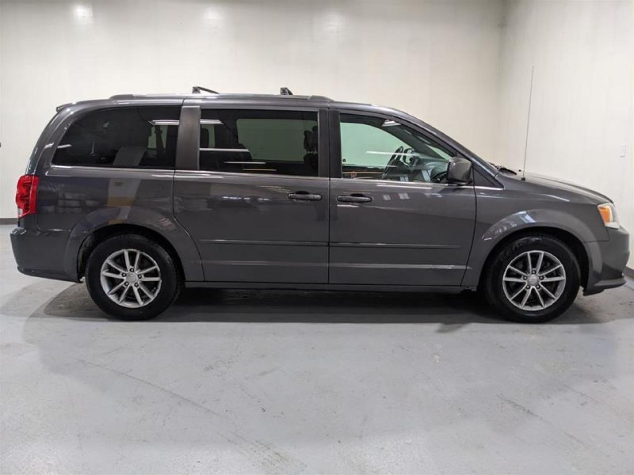 Used 2015 Dodge Grand Caravan SE / SXT for sale in Cambridge, ON