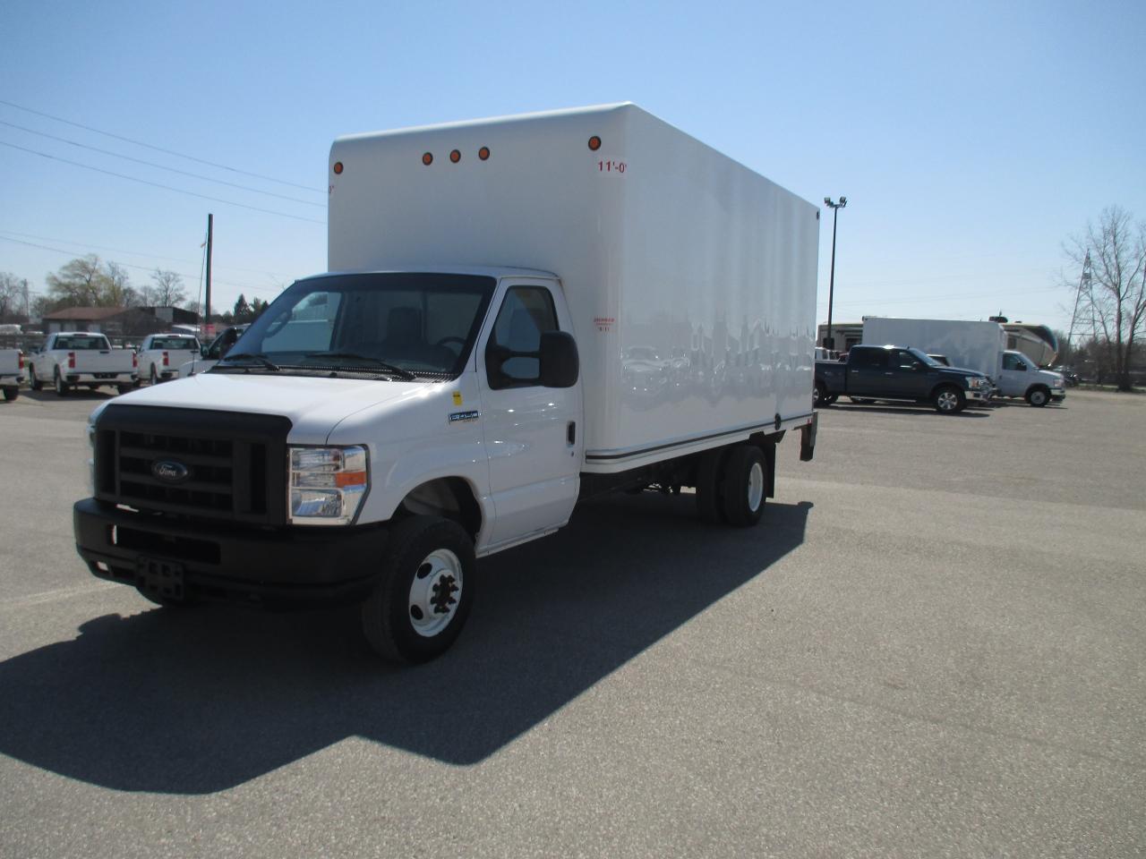 2019 Ford E450 E-450 DRW 2000 LB. POWER TAILGATE LOADER - Photo #2