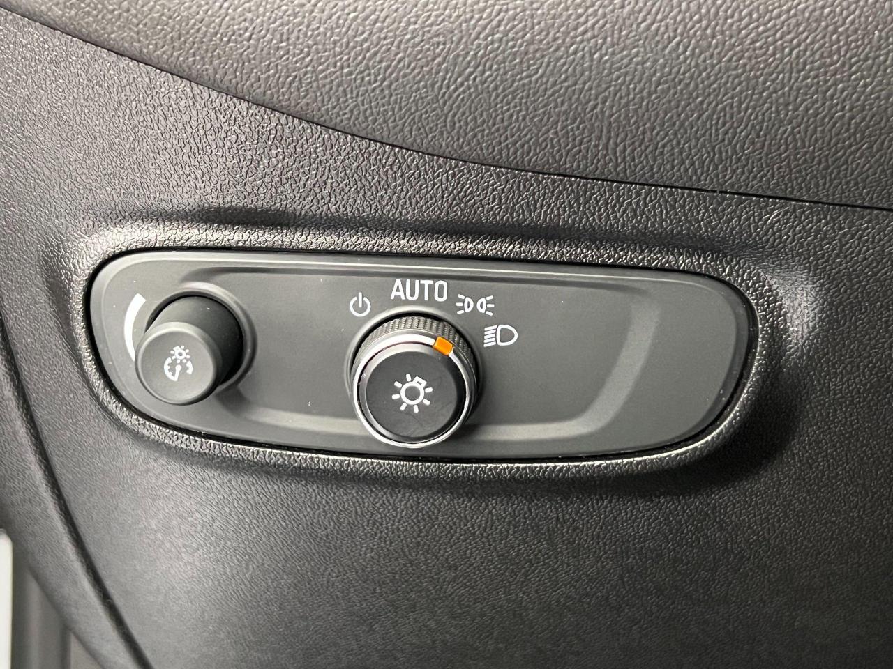 2018 Chevrolet Equinox LS+Apple CarPlay+Camera+Heated Seats+Remote Start Photo96