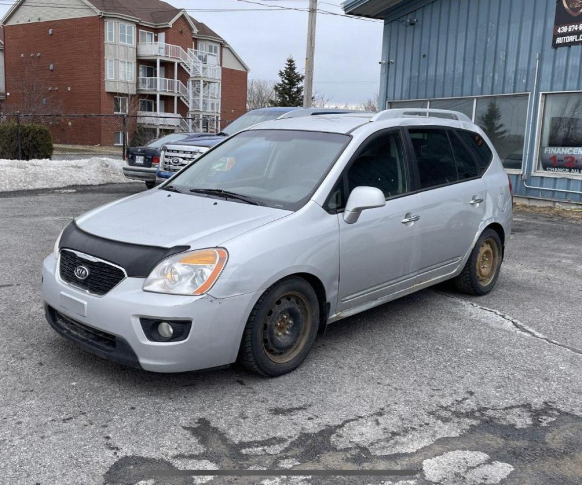 2012 Kia Rondo 