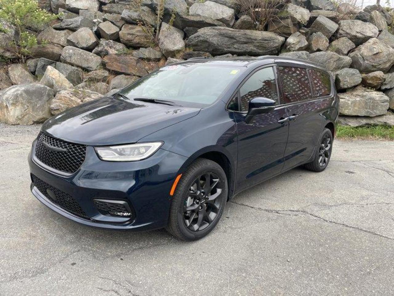 New 2023 Chrysler Pacifica Touring L for sale in Halifax, NS