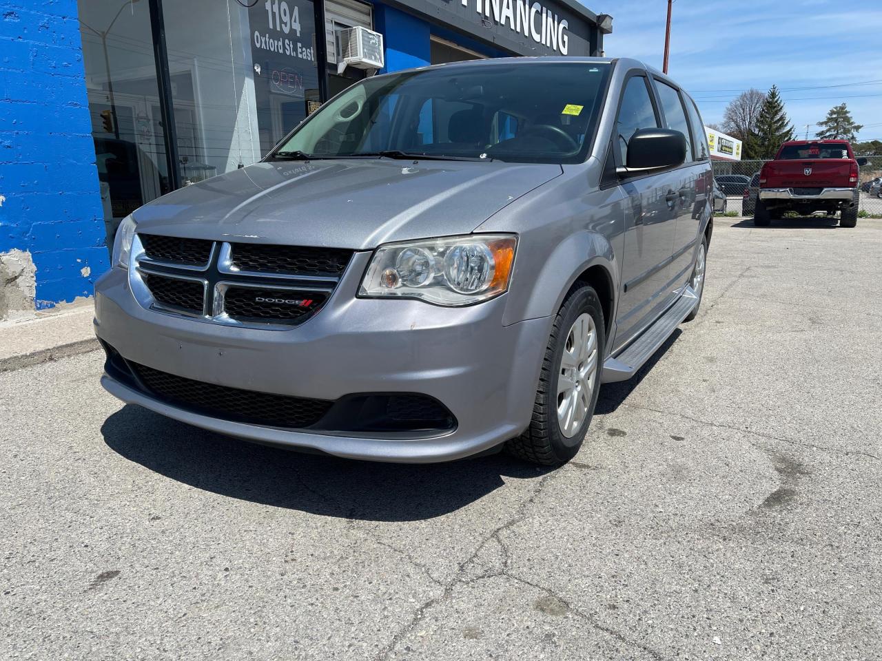 Used 2013 Chrysler Town & Country EXCELLENT CONDITION LOADED! WE FINANCE ALL CREDIT for sale in London, ON