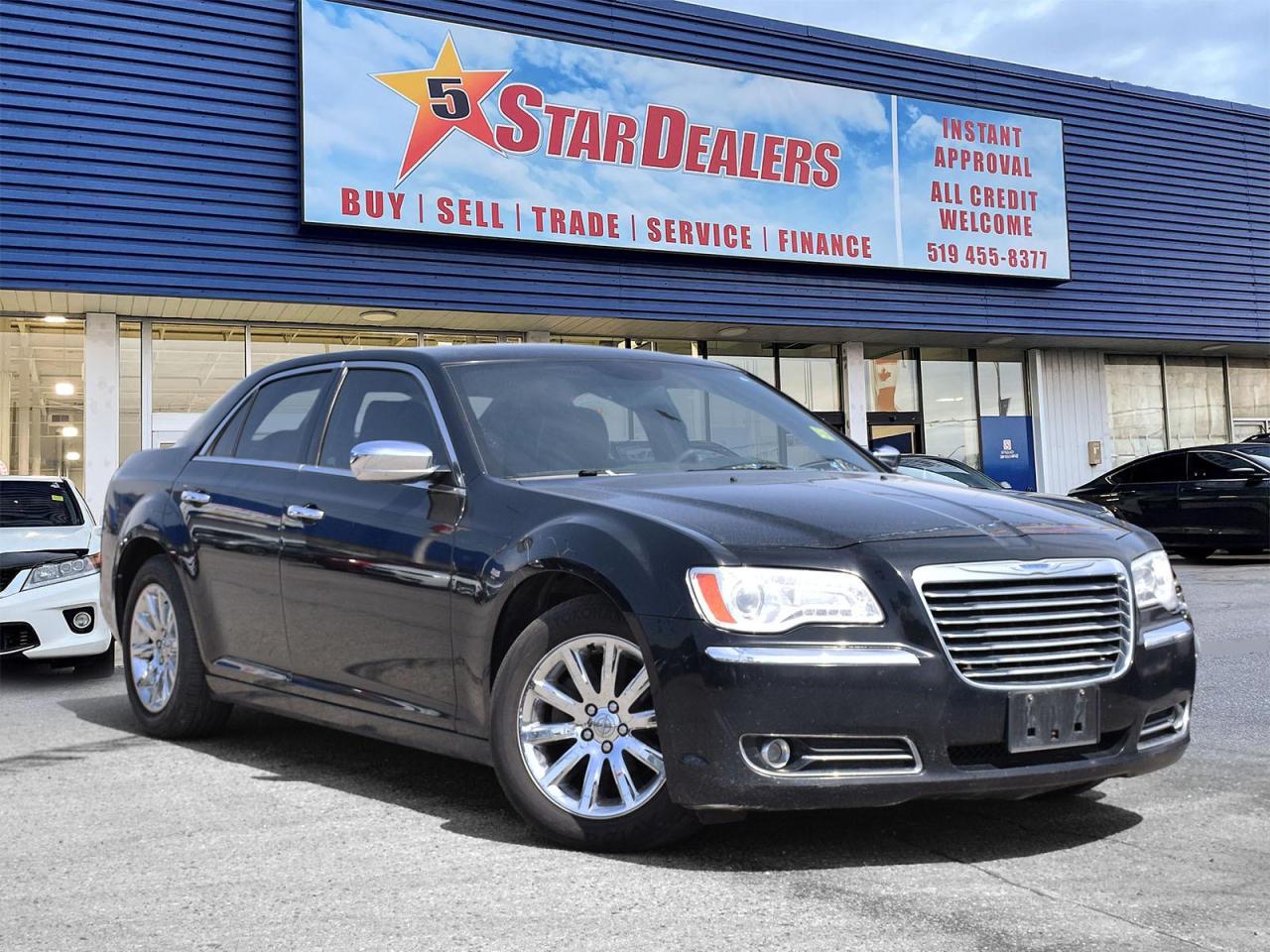 Used 2014 Chrysler 300 NAV LEATHER PANO ROOF MINT! WE FINANCE ALL CREDIT! for sale in London, ON