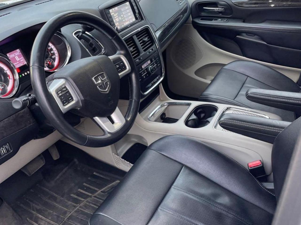 2018 Dodge Grand Caravan CREW,LEATHER,NAVIGATION,HEATED SEATS Photo3