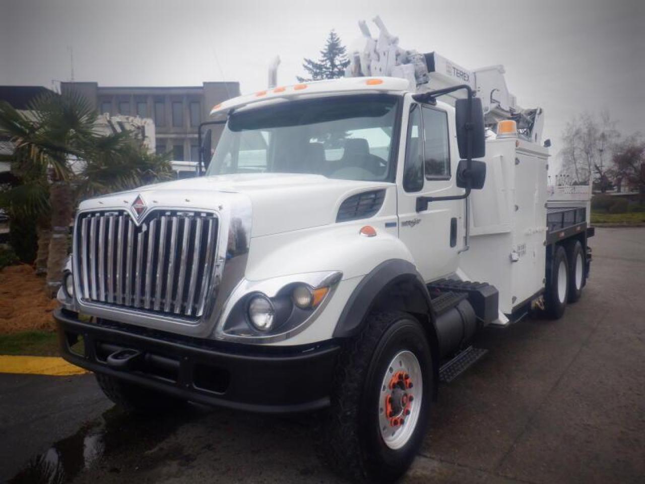 Used 2010 International 7500 Crane Service Truck with Air Brakes Dually Diesel for sale in Burnaby, BC