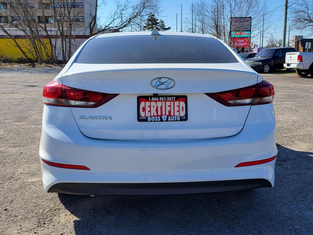 2017 Hyundai Elantra Limited Photo3