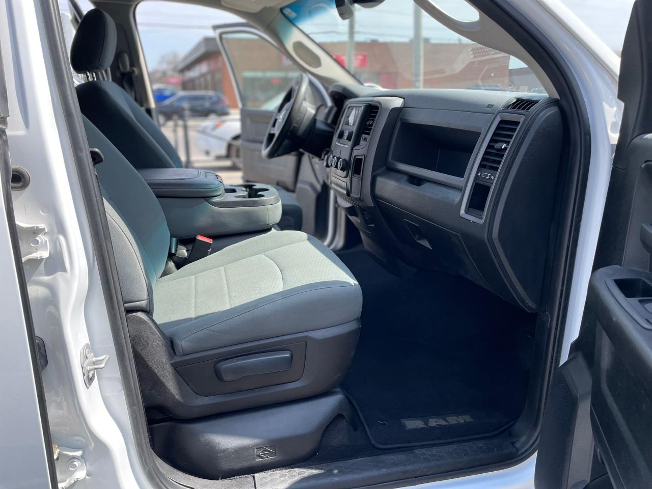 2019 RAM 1500 Classic ST Quad Cab 6'4" Box NO ACCIDENT CAMERA BLUETOTH - Photo #10
