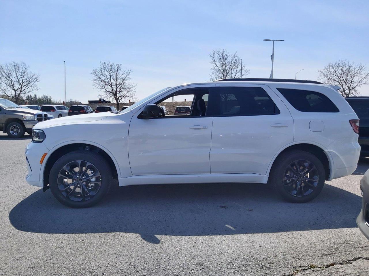 2023 Dodge Durango SXT Photo3