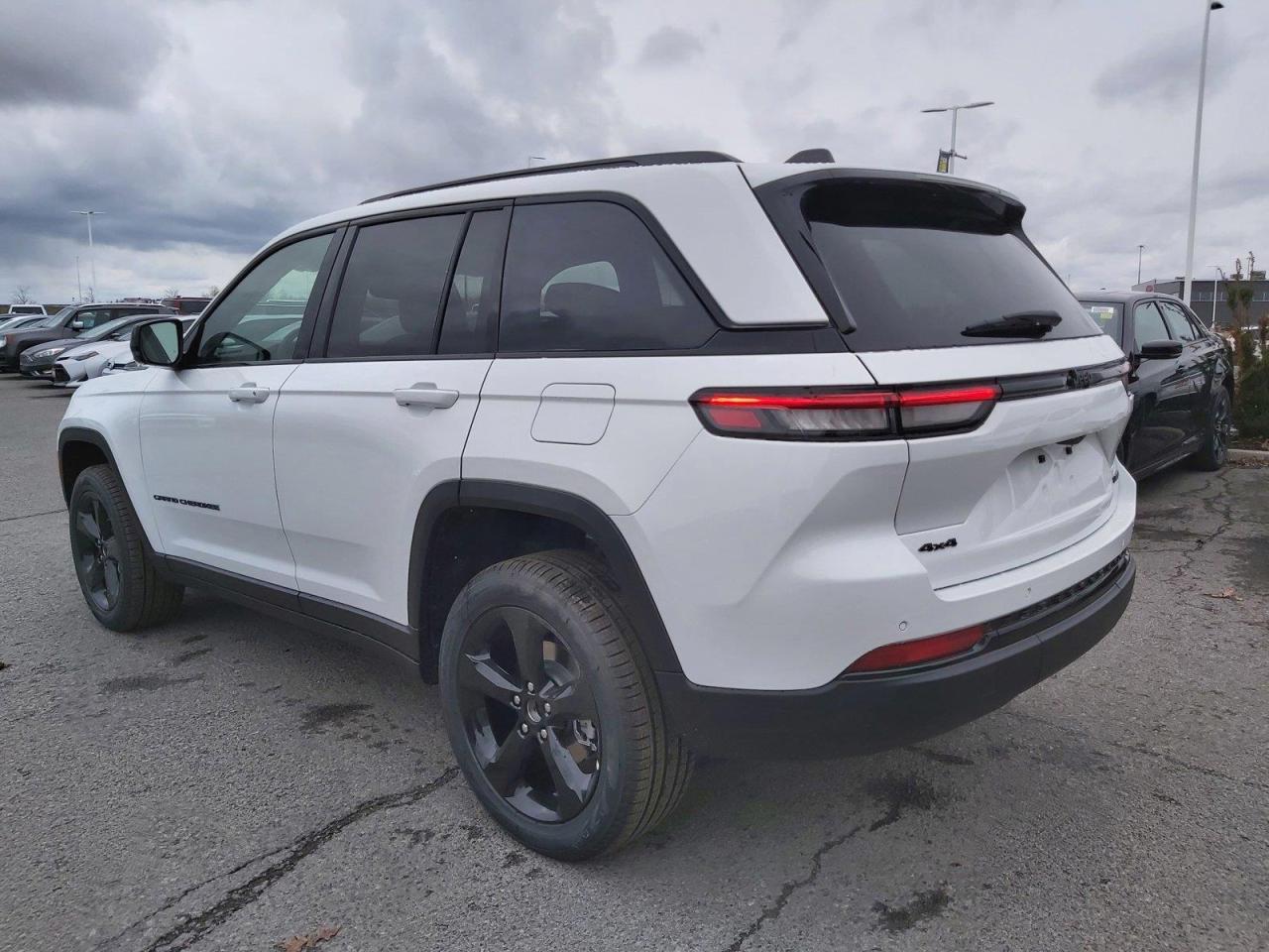 2023 Jeep Grand Cherokee Limited Photo4