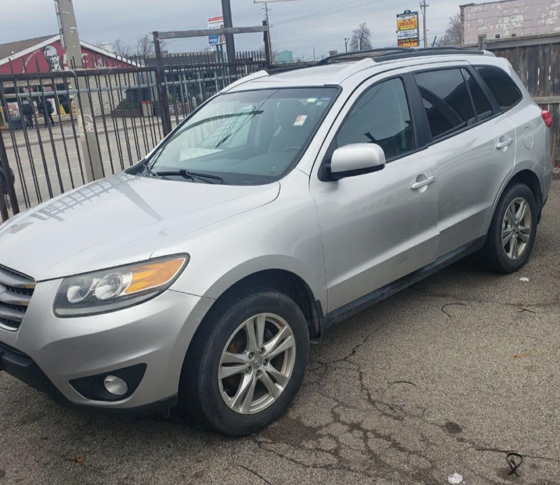 Used 2012 Hyundai Santa Fe SE for sale in Hamilton, ON