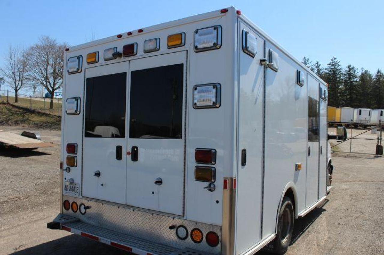 2015 Chevrolet Express  Photo