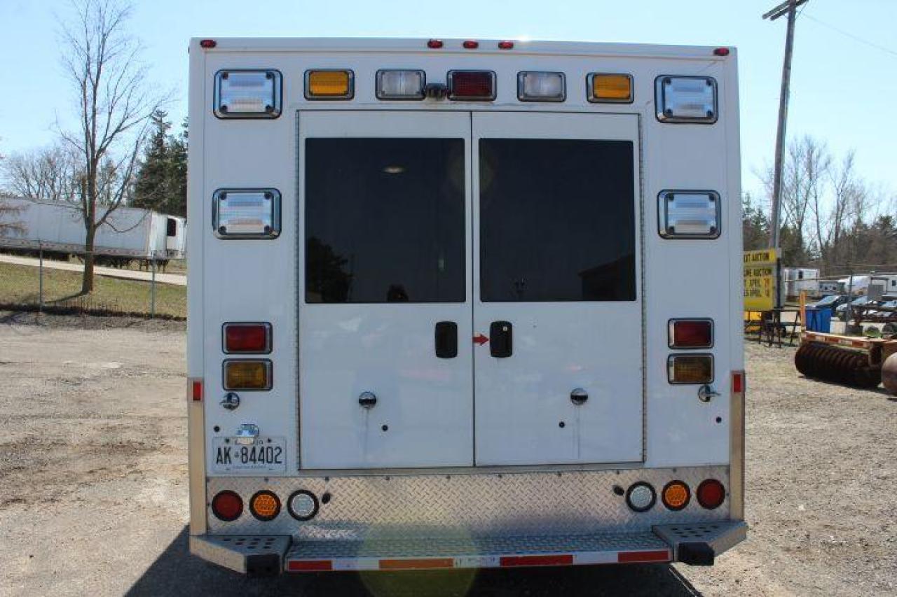 2015 Chevrolet Express  Photo