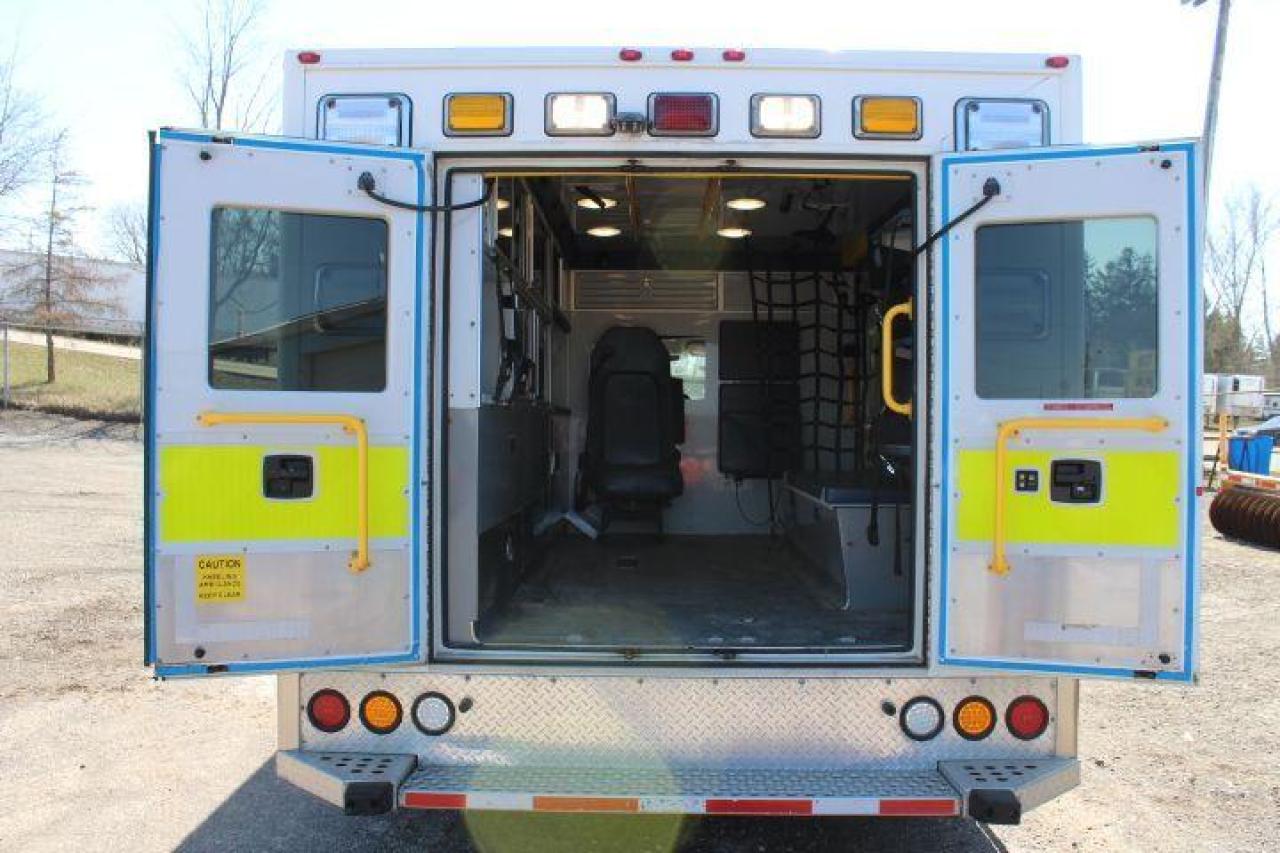 2015 Chevrolet Express  Photo