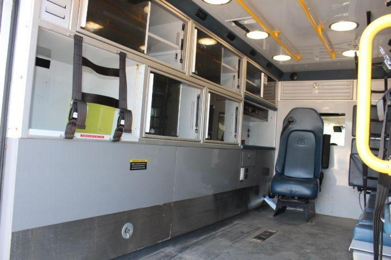 2015 Chevrolet Express  Photo