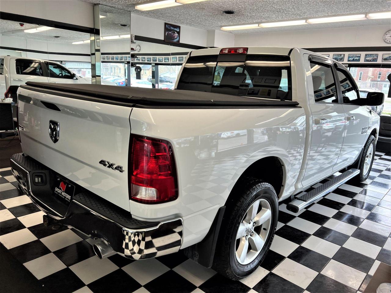 2016 RAM 1500 SLT CREW 5.7L V8+GPS+Camera+RMT Start+CLEAN CARFAX - Photo #4