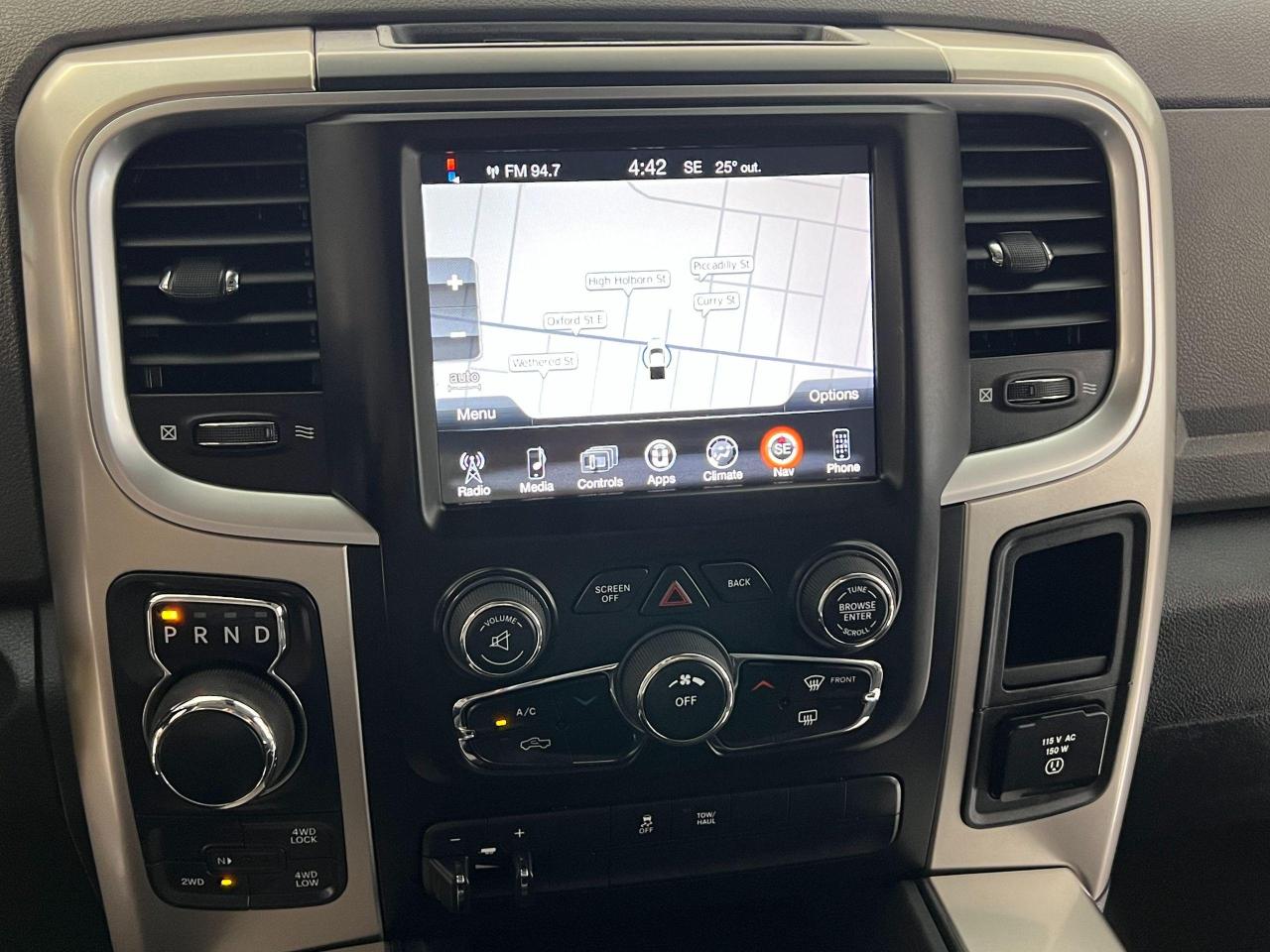2016 RAM 1500 SLT CREW 5.7L V8+GPS+Camera+RMT Start+CLEAN CARFAX - Photo #10