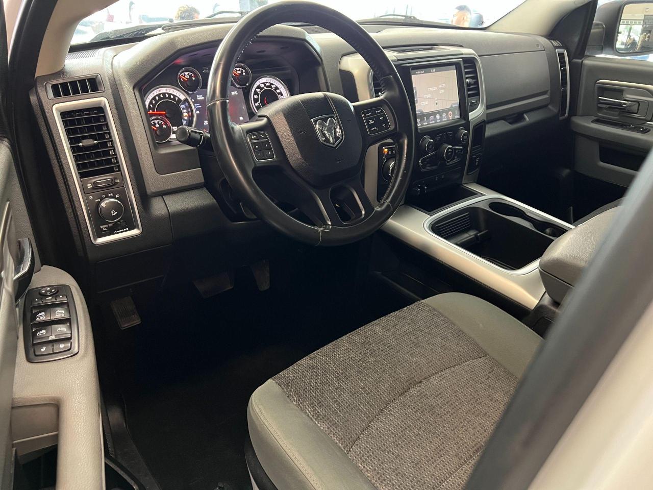 2016 RAM 1500 SLT CREW 5.7L V8+GPS+Camera+RMT Start+CLEAN CARFAX Photo83