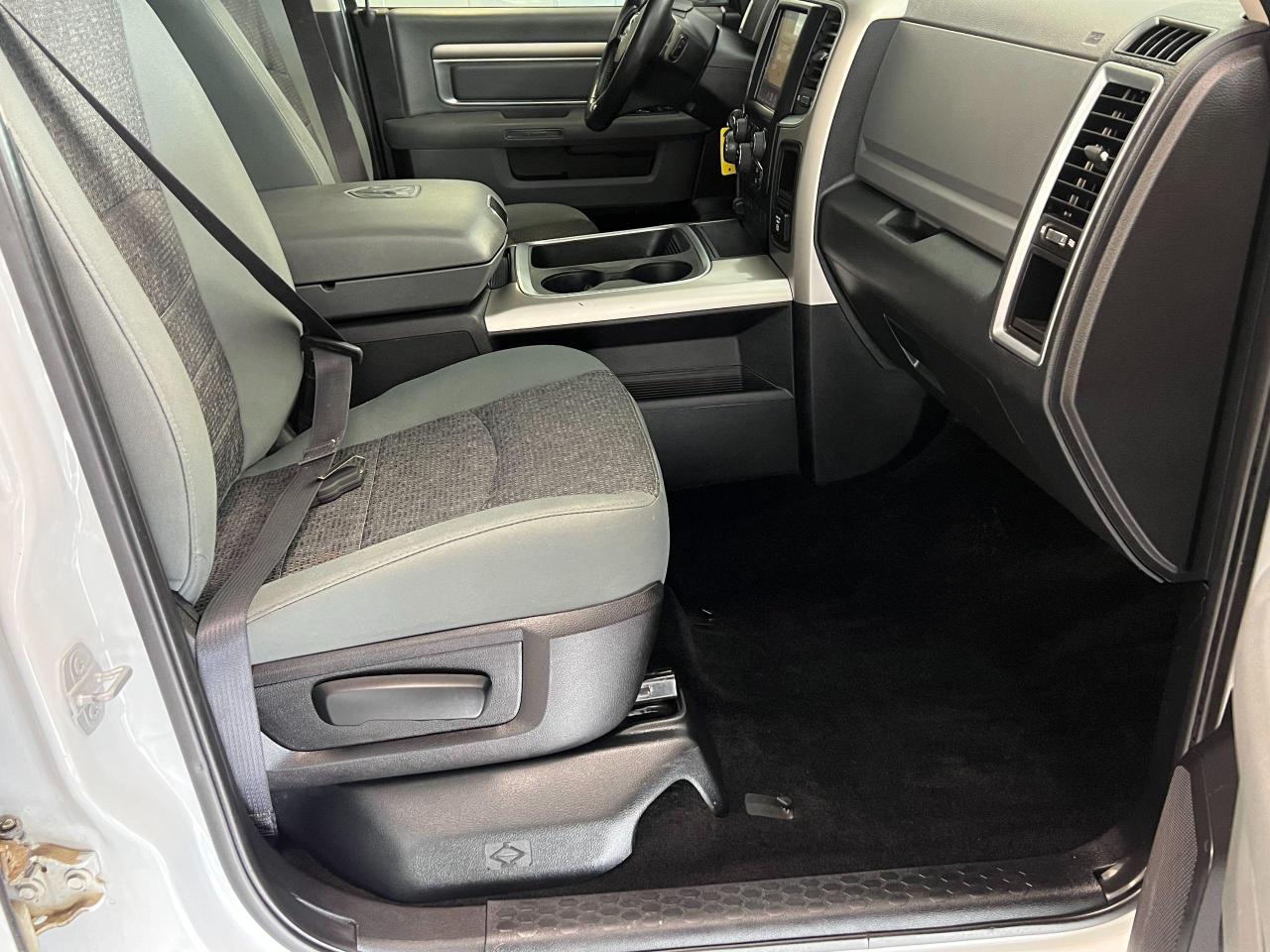 2016 RAM 1500 SLT CREW 5.7L V8+GPS+Camera+RMT Start+CLEAN CARFAX - Photo #24