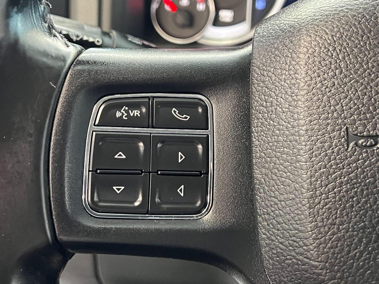 2016 RAM 1500 SLT CREW 5.7L V8+GPS+Camera+RMT Start+CLEAN CARFAX Photo110