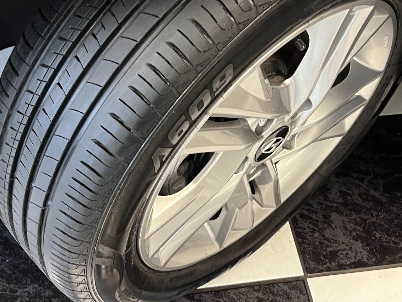 2019 Hyundai Elantra Preferred+ApplePlay+Camera+Blind Spot+CLEAN CARFAX - Photo #10