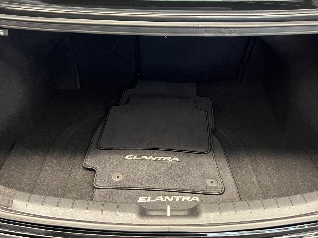 2019 Hyundai Elantra Preferred+ApplePlay+Camera+Blind Spot+CLEAN CARFAX Photo86