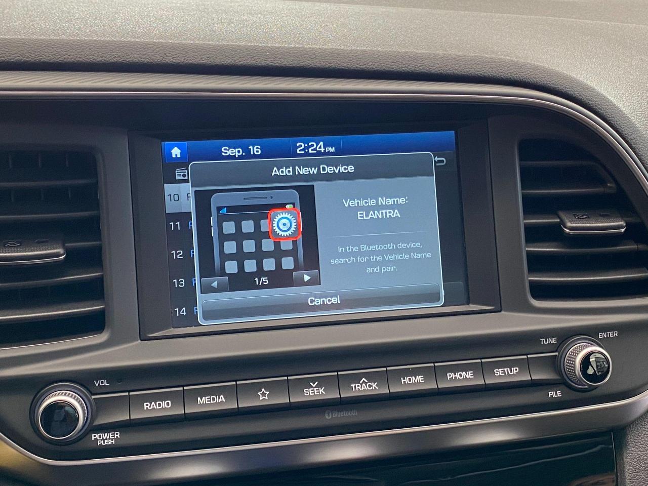 2019 Hyundai Elantra Preferred+ApplePlay+Camera+Blind Spot+CLEAN CARFAX - Photo #31