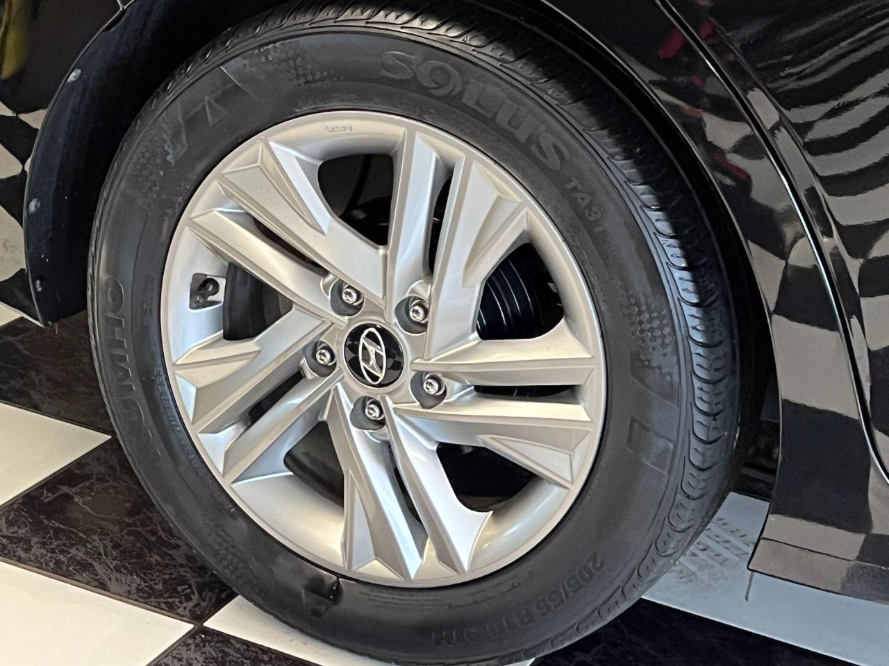2019 Hyundai Elantra Preferred+ApplePlay+Camera+Blind Spot+CLEAN CARFAX Photo117