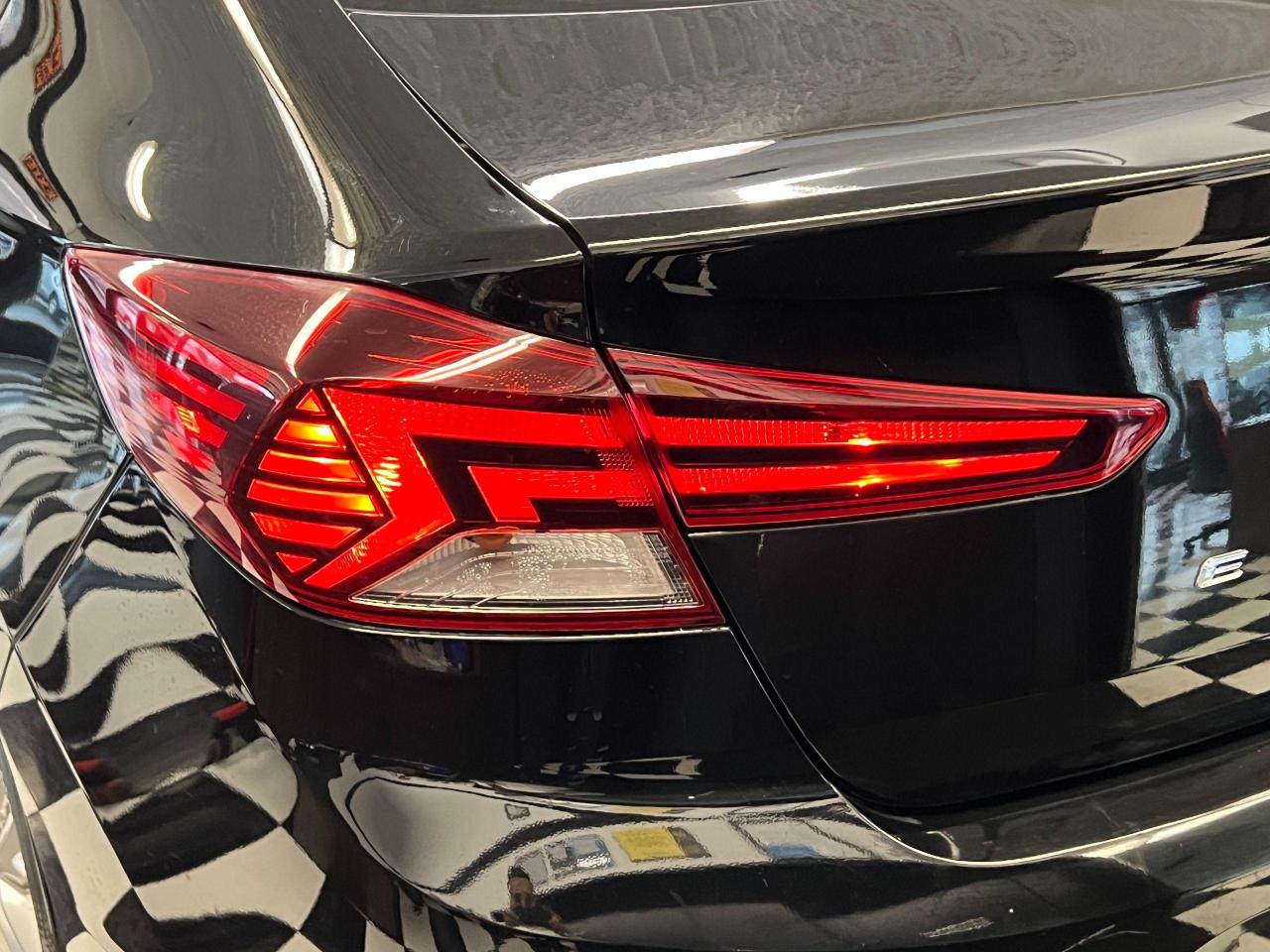 2019 Hyundai Elantra Preferred+ApplePlay+Camera+Blind Spot+CLEAN CARFAX Photo123