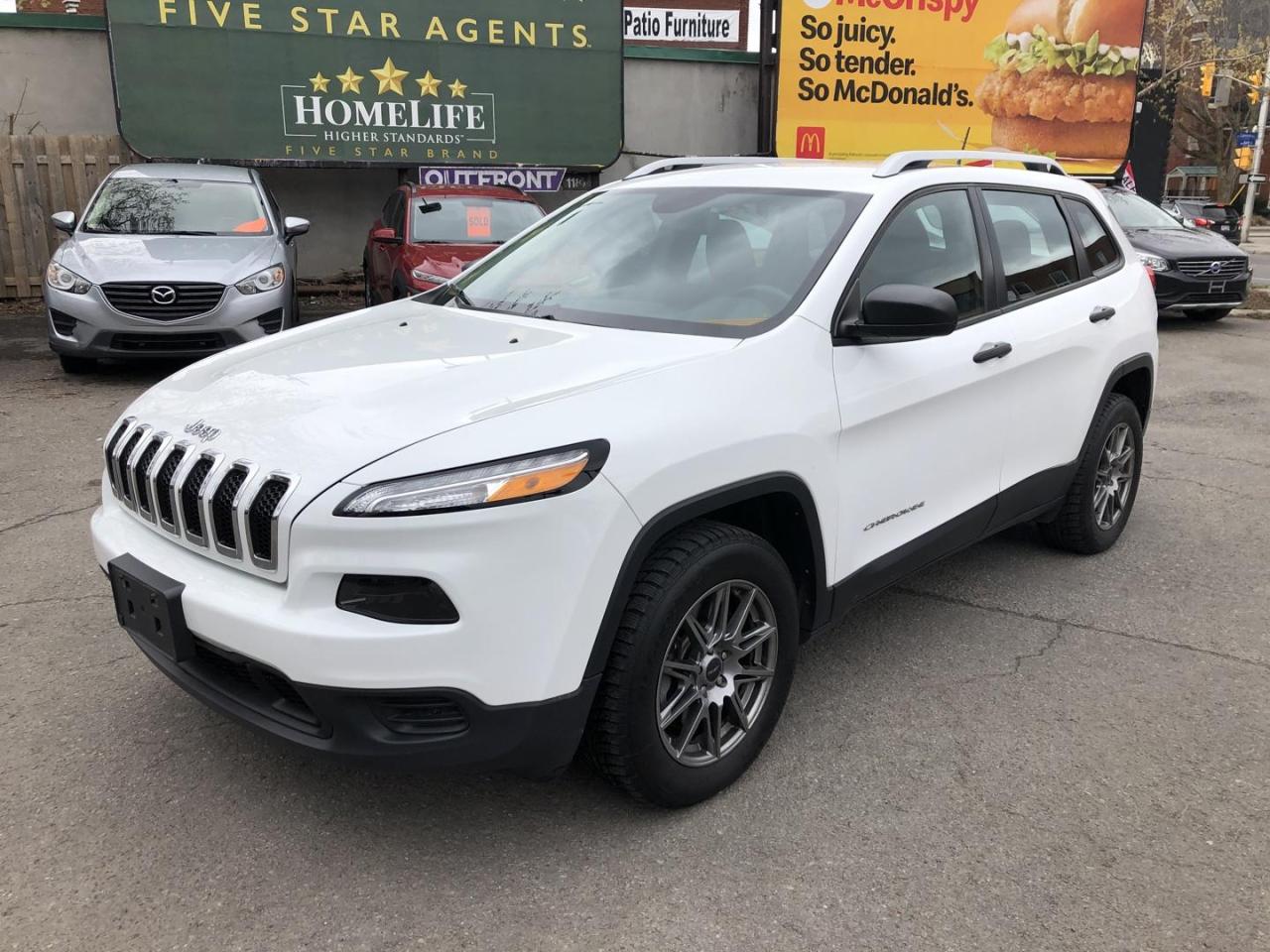 2015 Jeep Cherokee Sport 4WD **LIKE NEW, LOW KM!**