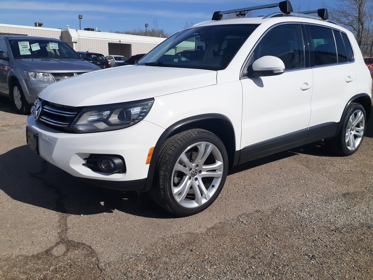 2012 Volkswagen Tiguan Highline, AWD, Leather, Pano Roof, Htd Seats