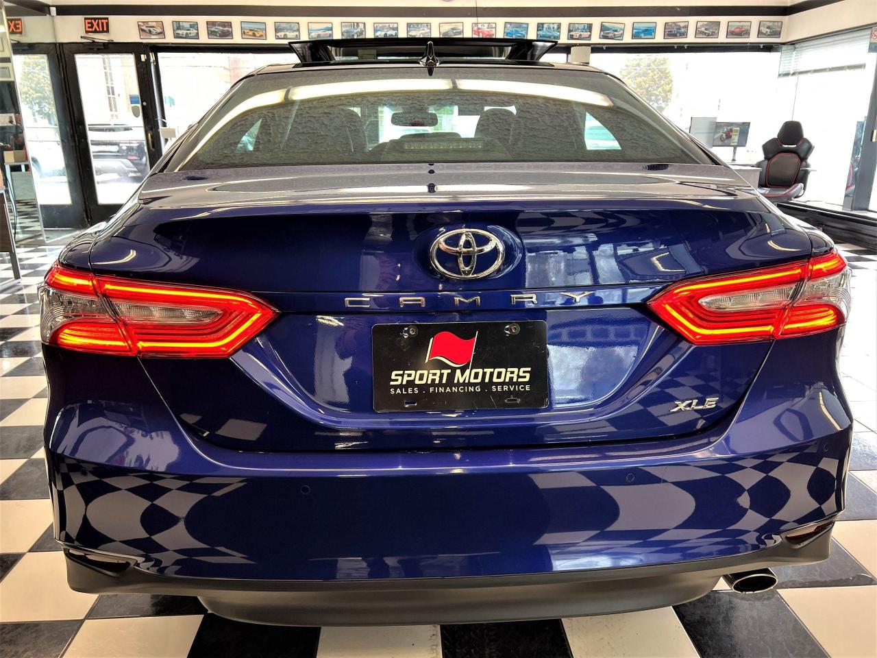 2018 Toyota Camry XLE+Leather+PanoRoof+LEDs+Blind Spot+CLEAN CARFAX Photo75