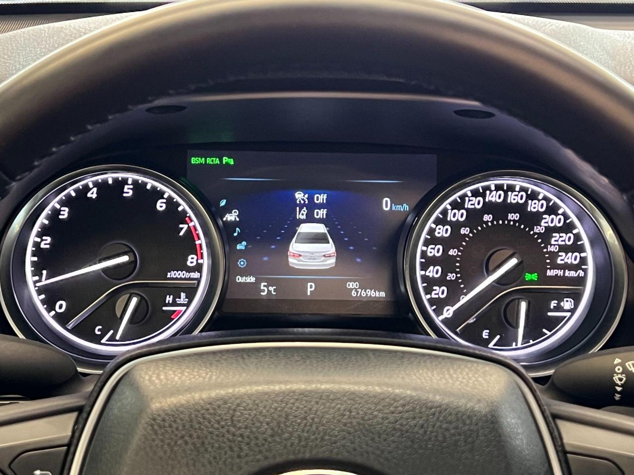 2018 Toyota Camry XLE+Leather+PanoRoof+LEDs+Blind Spot+CLEAN CARFAX - Photo #18