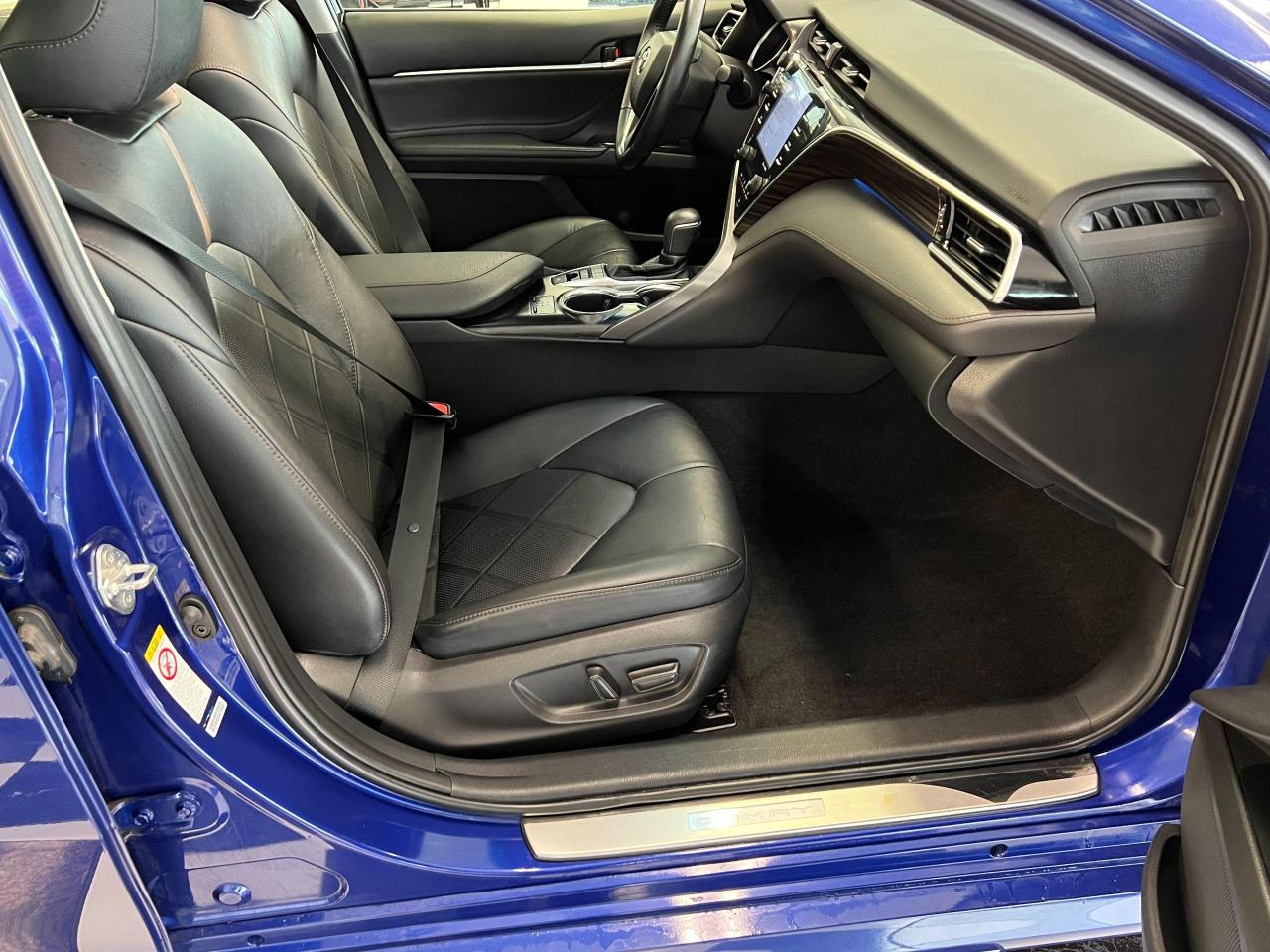 2018 Toyota Camry XLE+Leather+PanoRoof+LEDs+Blind Spot+CLEAN CARFAX Photo95