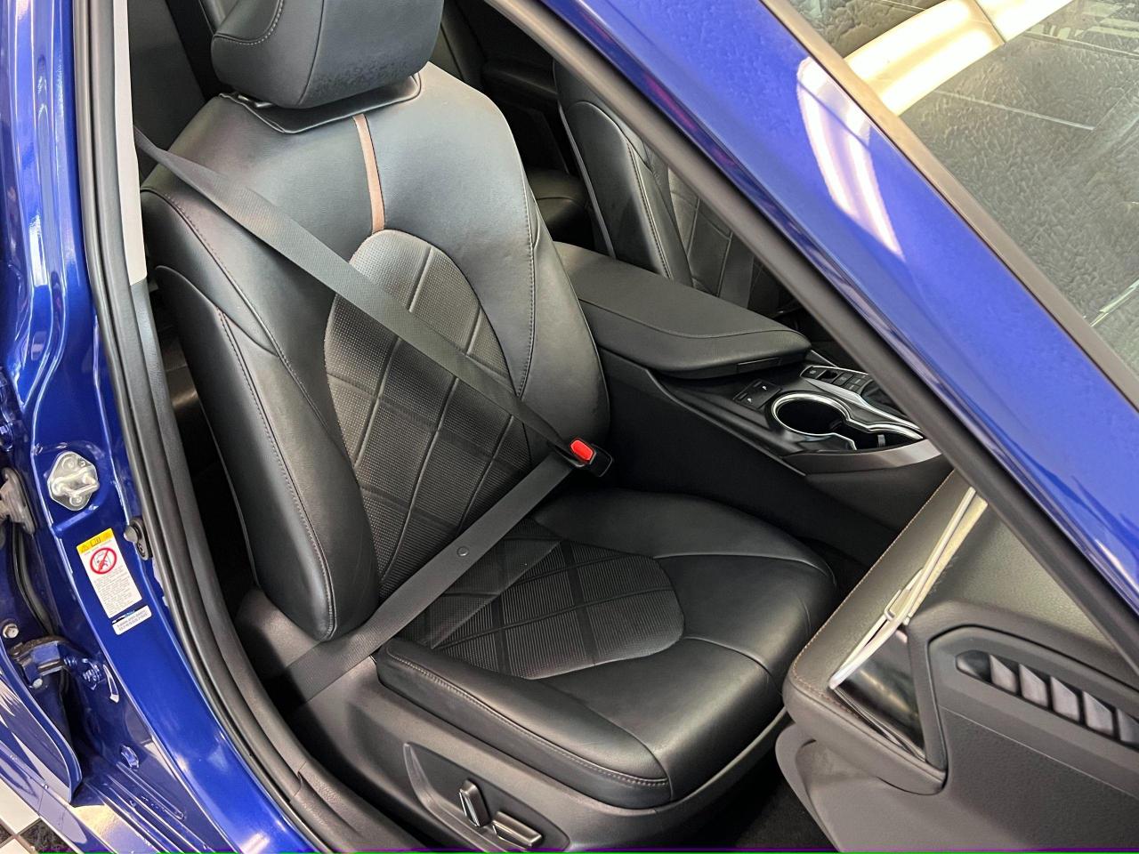 2018 Toyota Camry XLE+Leather+PanoRoof+LEDs+Blind Spot+CLEAN CARFAX Photo96