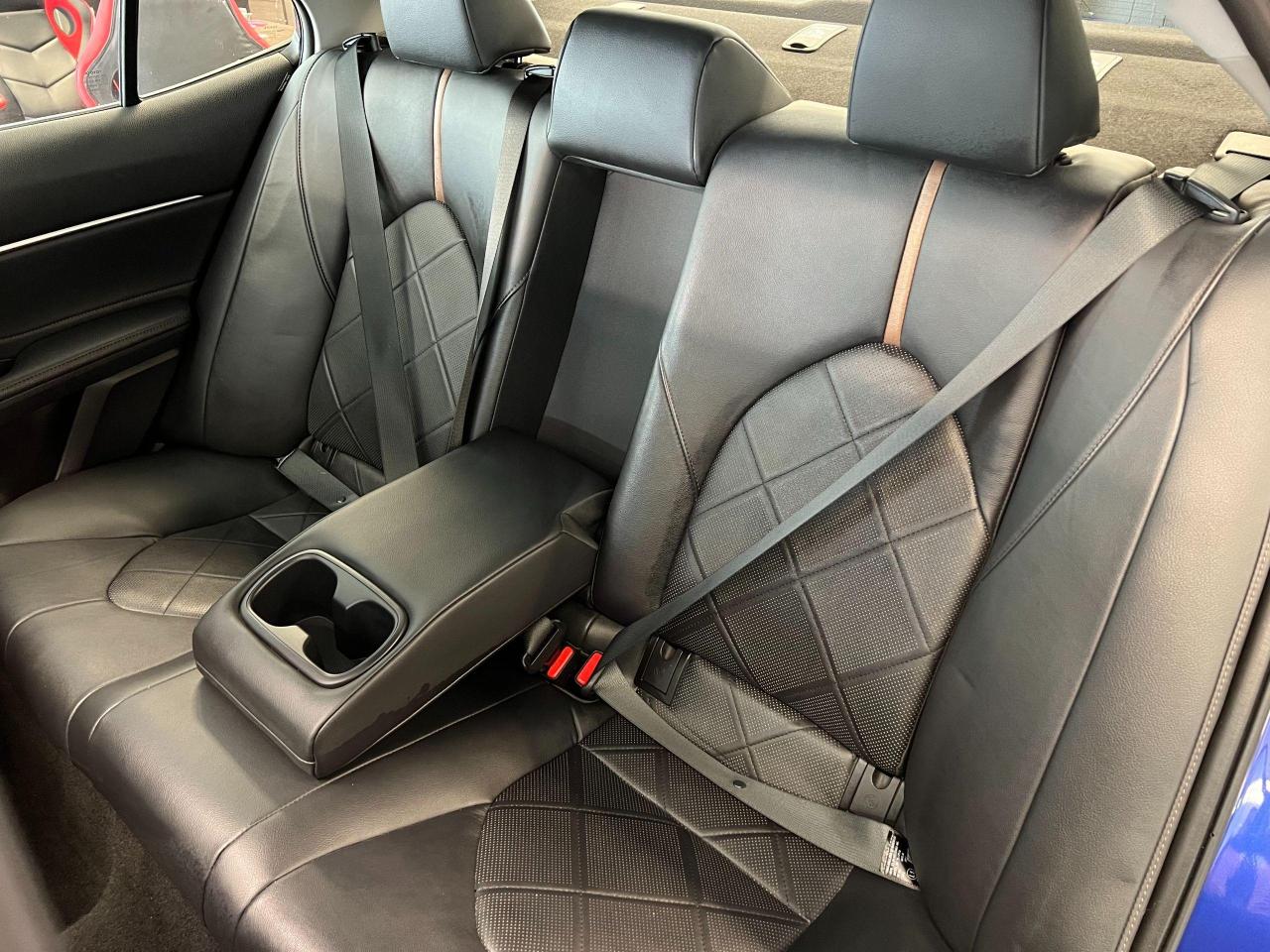 2018 Toyota Camry XLE+Leather+PanoRoof+LEDs+Blind Spot+CLEAN CARFAX Photo98