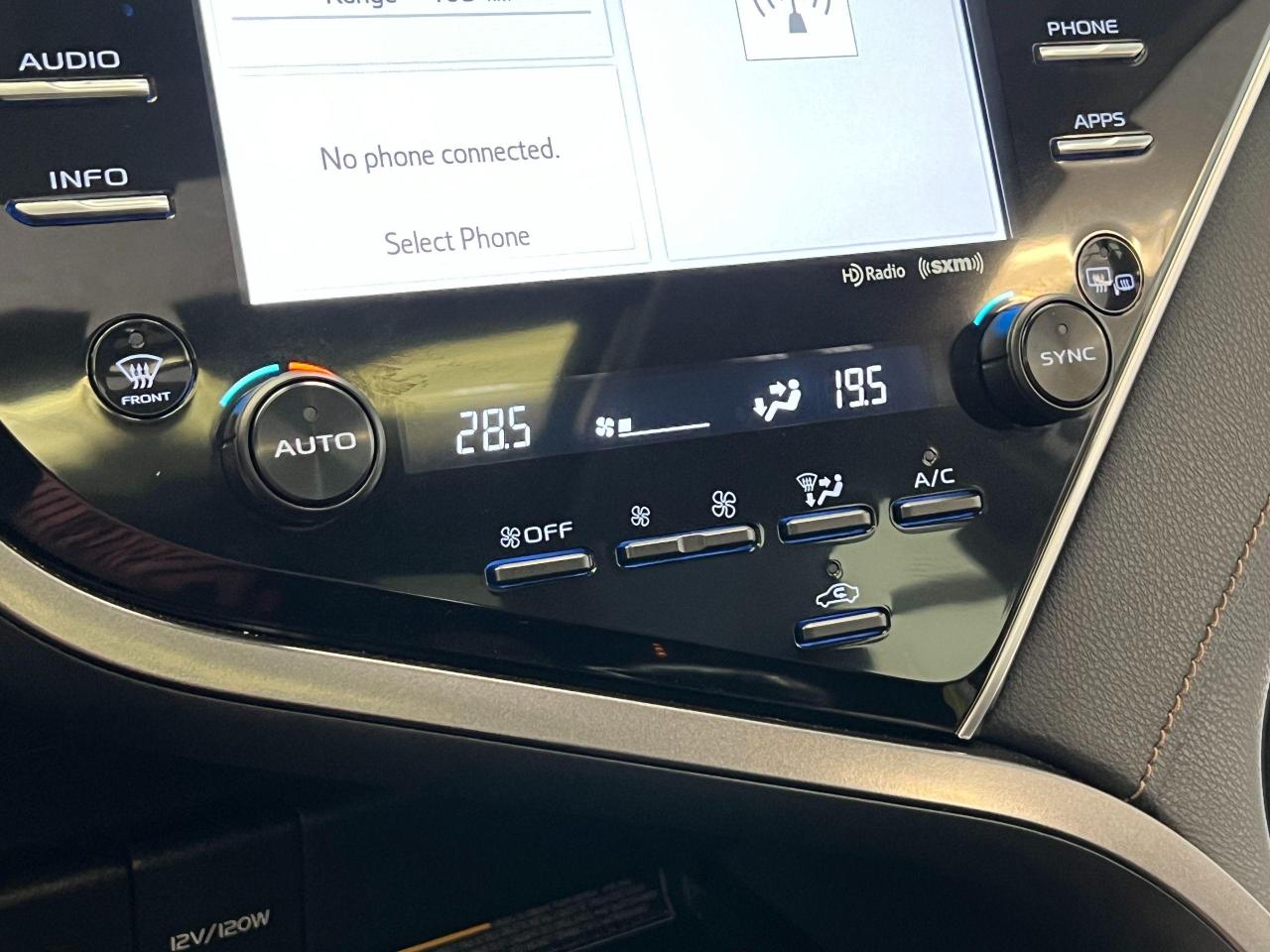 2018 Toyota Camry XLE+Leather+PanoRoof+LEDs+Blind Spot+CLEAN CARFAX Photo108