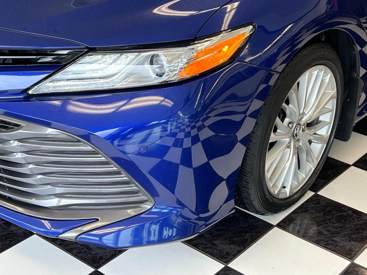 2018 Toyota Camry XLE+Leather+PanoRoof+LEDs+Blind Spot+CLEAN CARFAX Photo113