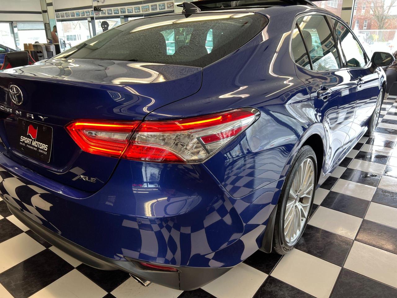 2018 Toyota Camry XLE+Leather+PanoRoof+LEDs+Blind Spot+CLEAN CARFAX - Photo #43