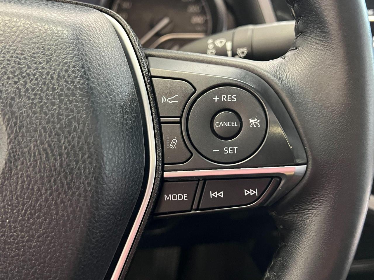 2018 Toyota Camry XLE+Leather+PanoRoof+LEDs+Blind Spot+CLEAN CARFAX - Photo #48