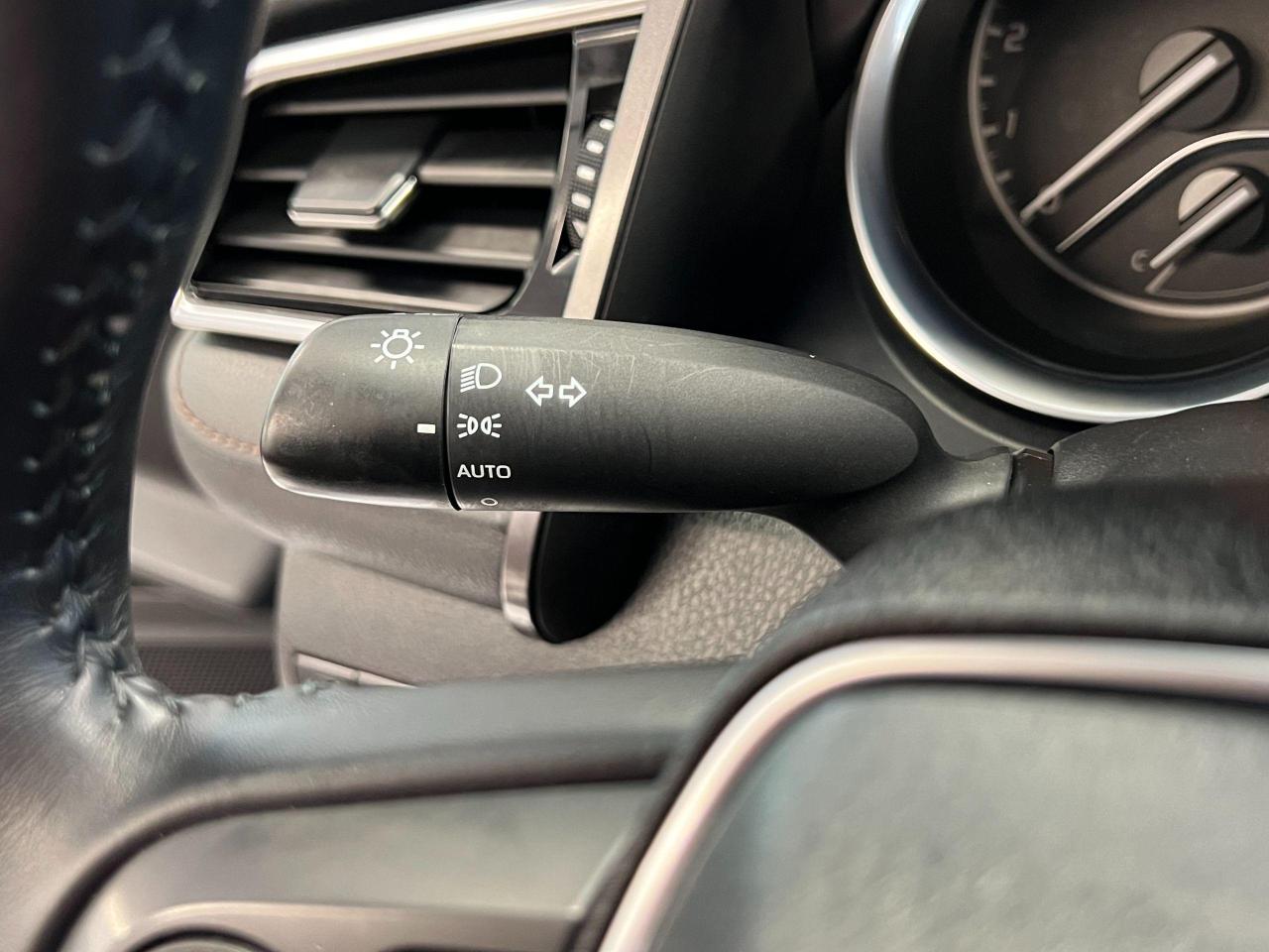 2018 Toyota Camry XLE+Leather+PanoRoof+LEDs+Blind Spot+CLEAN CARFAX - Photo #51