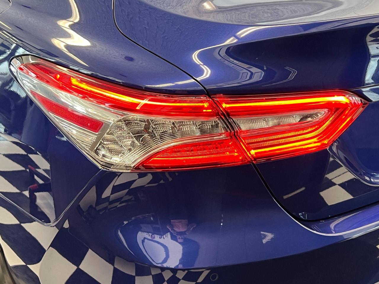 2018 Toyota Camry XLE+Leather+PanoRoof+LEDs+Blind Spot+CLEAN CARFAX - Photo #69