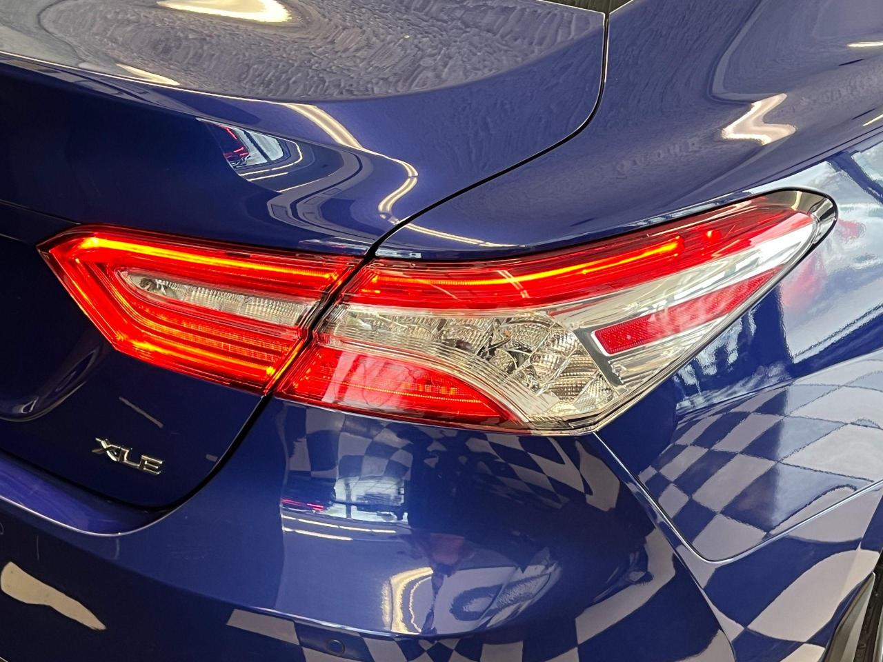 2018 Toyota Camry XLE+Leather+PanoRoof+LEDs+Blind Spot+CLEAN CARFAX - Photo #71
