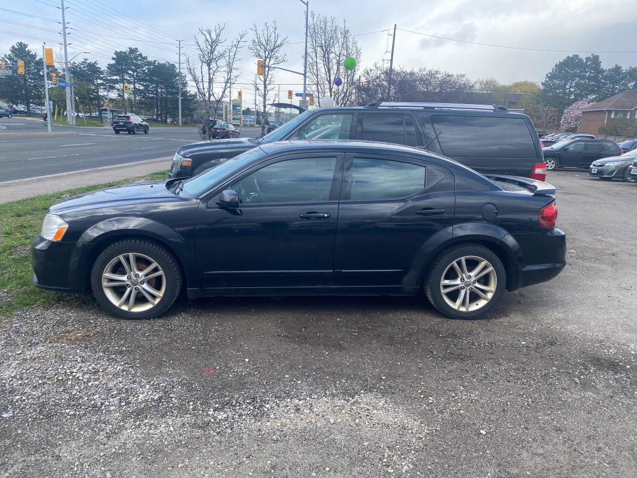 Used 2013 Dodge Avenger SXT for sale in Mississauga, ON