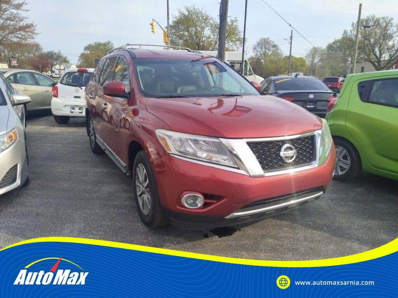 Used 2014 Nissan Pathfinder SL for sale in Sarnia, ON