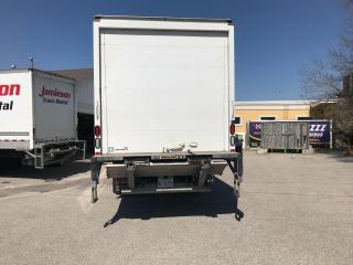 2022 Freightliner M2 AUTO/HYDRAULIC BRAKES/26'/LIFT - Photo #3